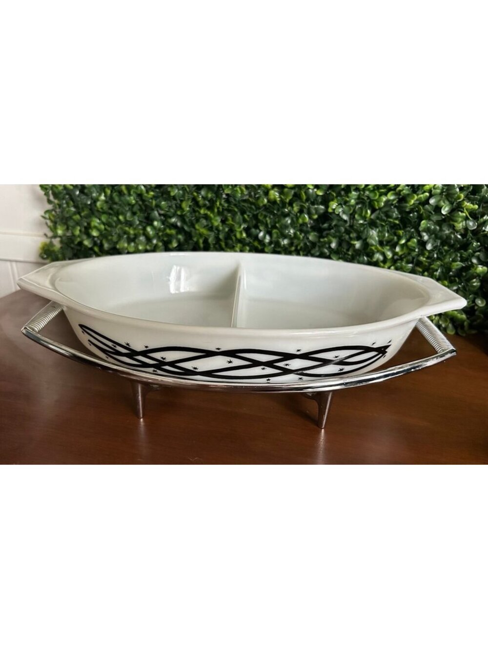 Vintage Pyrex Barbed Wire Stars Divided Casserole 1.5 Qt Cradle MCM